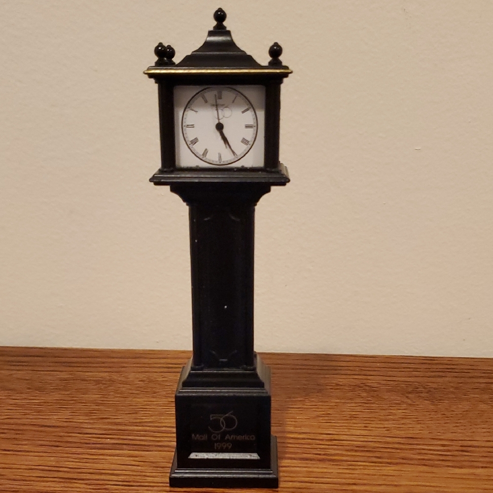 DEPARTMENT 56 Heritage Village Town Clock